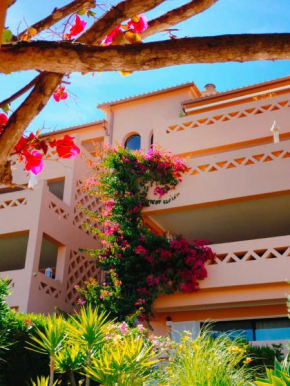 Apartamentos Turísticos Buganvilia